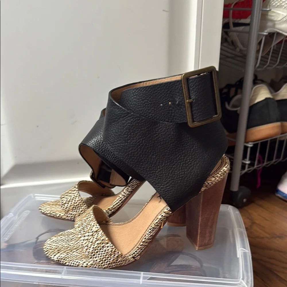 Splendid Black and Tan Heeled Sandals with Chunky Heel - Picture 2 of 6